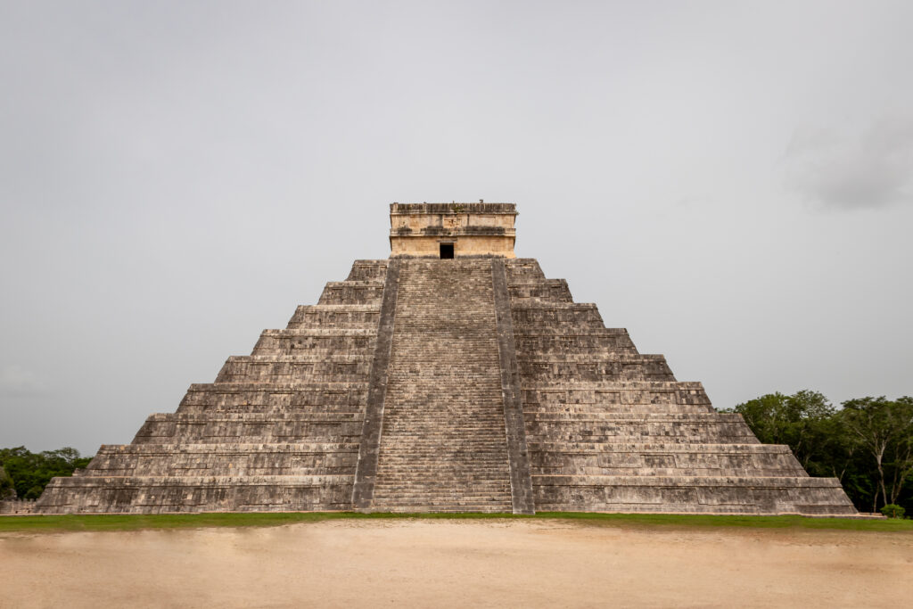 Die große Pyramide von Kukulkan bei Chichén Itzá