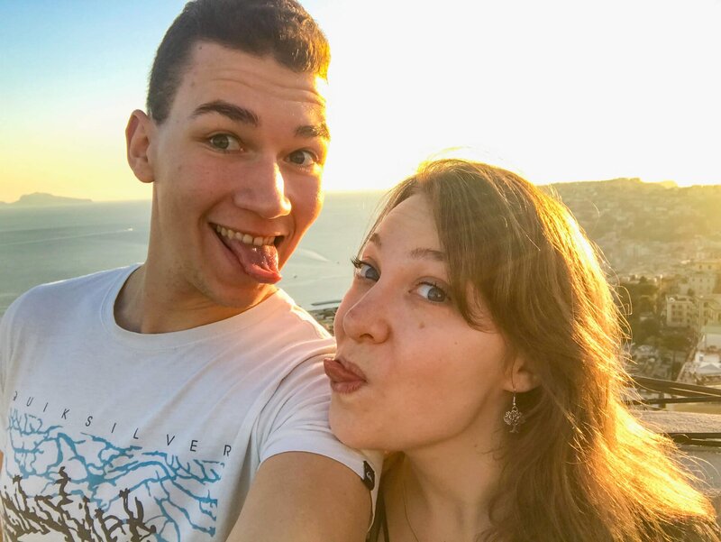 Sonnenuntergang auf Sant Elmo in Neapel