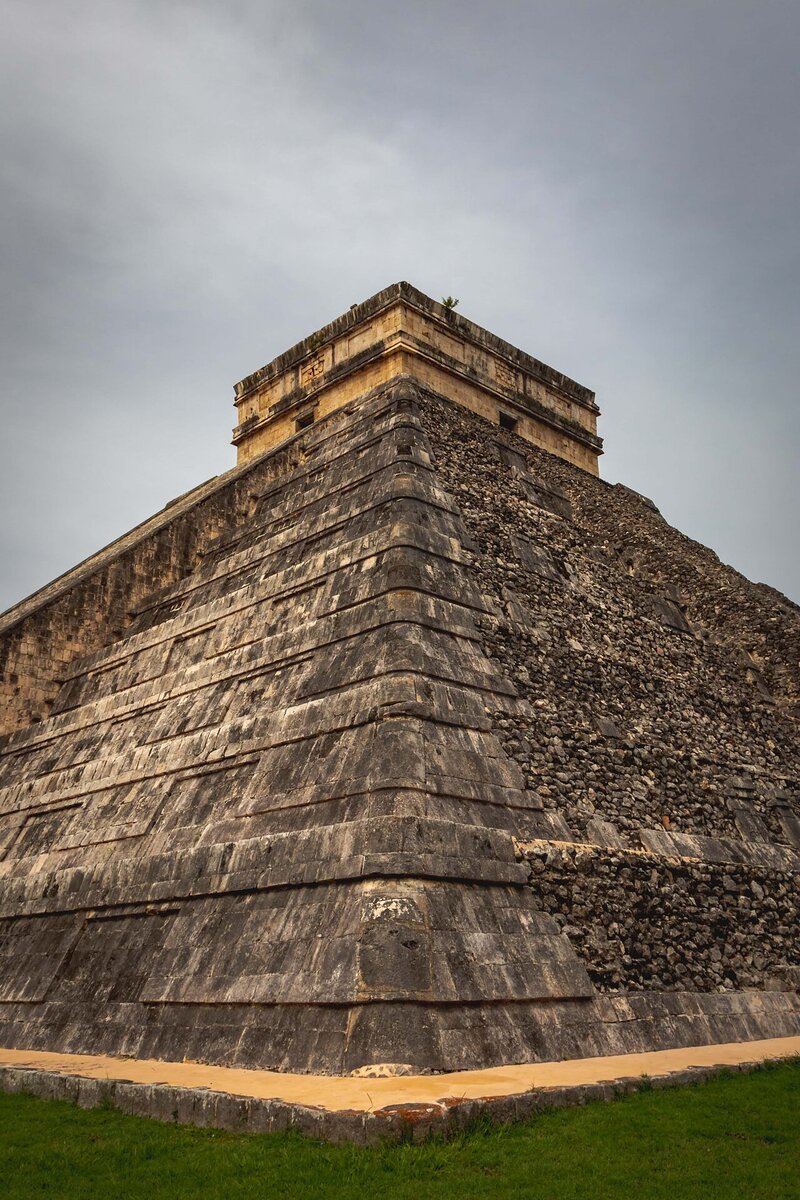 War verbirgt sich wohl noch in der Pyramide?