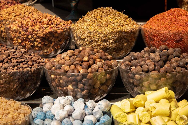 Die leckeren Gewürze auf den Souks kannst du Meilenweit riechen