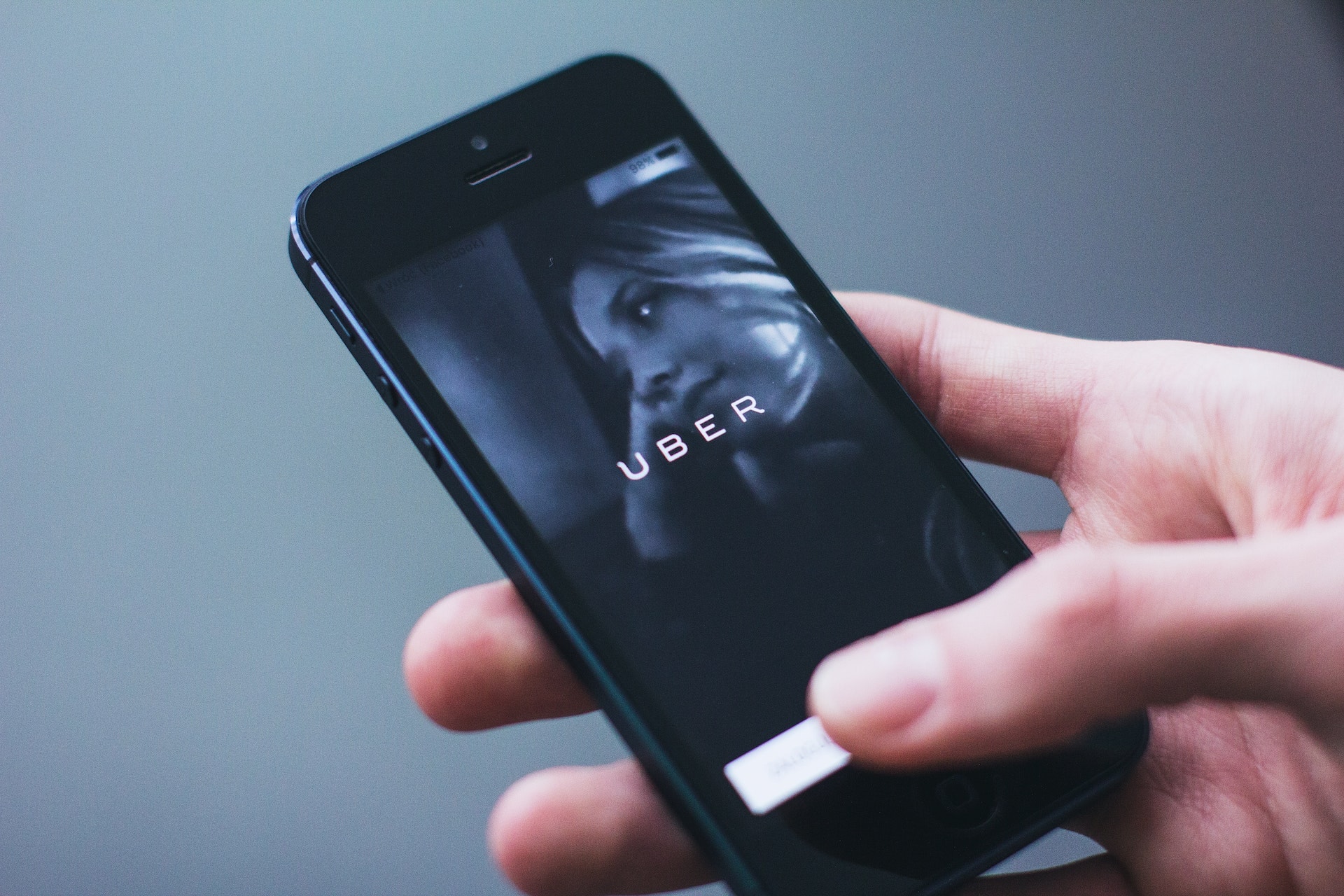 Uber ist in Dubai teurer als die normalen Taxen